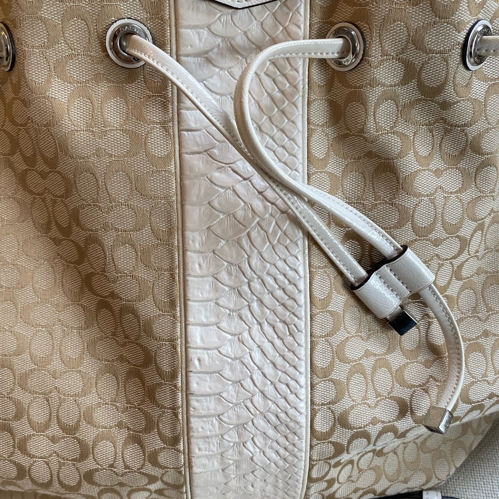 Authentic White Coach shoulder bag&crossbody strap
